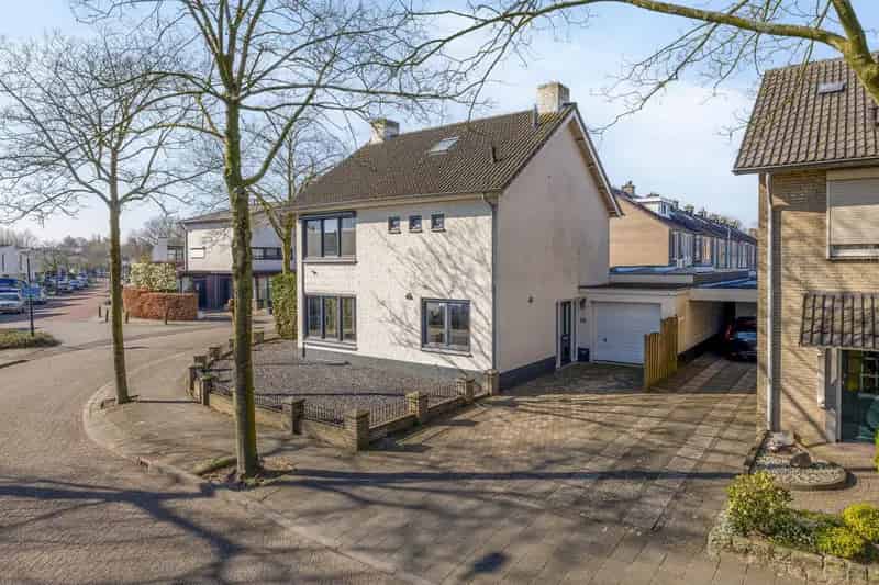 Huis te koop Schijndel: 5 slaapkamers, moderne woning, zonnige tuin
