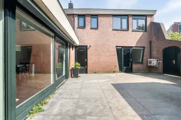 Te Huur: 3 Slaapkamers Patio Woning Hoofddorp