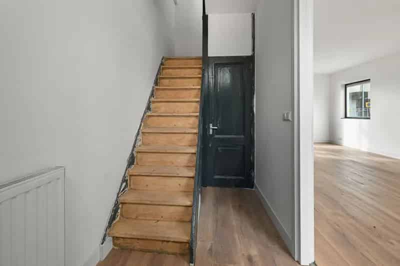 Huis te koop Bloemgracht Zaandam: Gerenoveerde woning met tuin en zonnepanelen