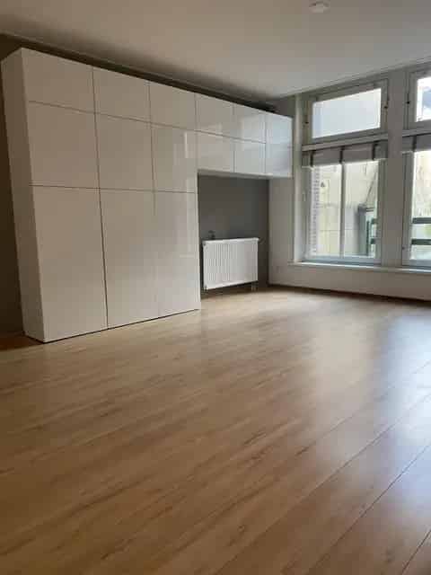 Portiekflat Leeuwarden 2 Kamers 80m2 te Huur