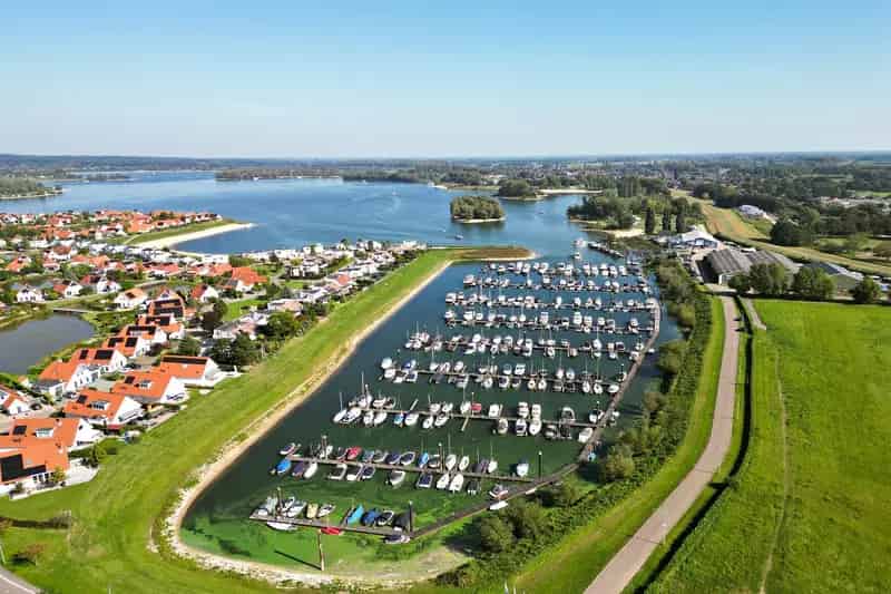Jachthaven te Koop Lathum: Full-Service Haven met 400 Ligplaatsen