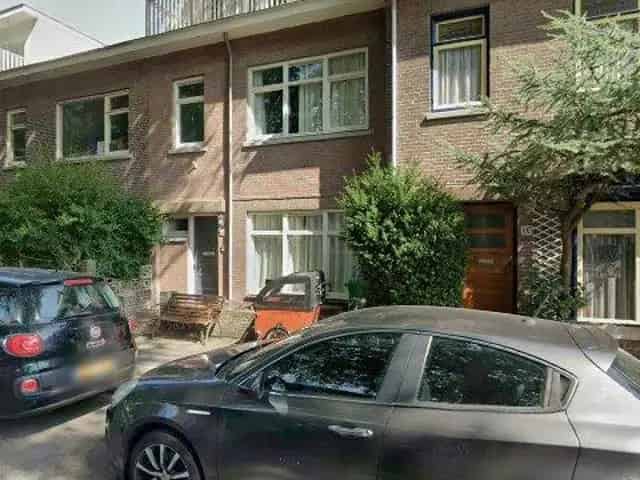 Huurwoning Den Haag Ieplaan: Ruim Herenhuis 6 Slaapkamers