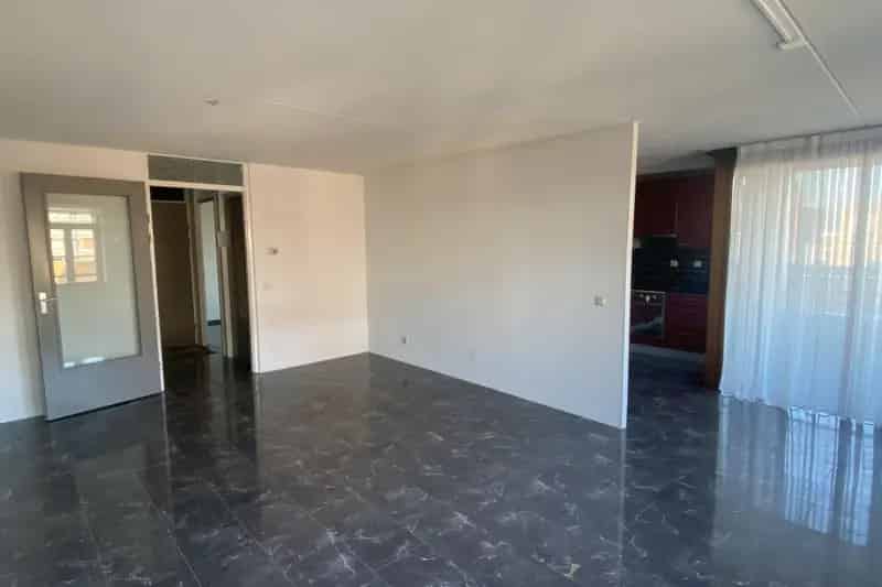 3 Kamer Appartement Rotterdam Hillesluis 2e Verdieping Lift Balkon