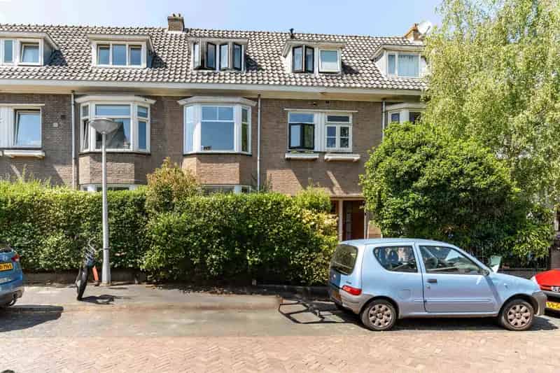 Ruime Gerenoveerde Bovenwoning Delft Indische Buurt