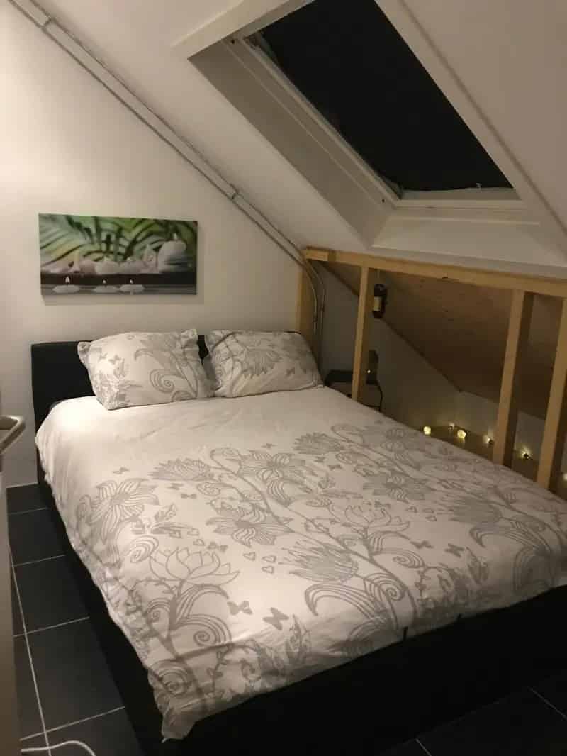 2 Kamer Zolderappartement Recente Renovatie