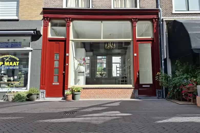 61 m2 winkelruimte te koop in Dordrecht