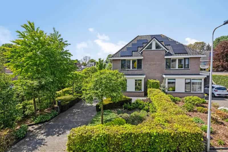 Twee Onder Een Kap Vaassen  Energiezuinig  Royale Tuin