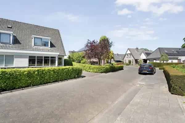 Twee Onder Een Kapwoning Den Ham 3 slaapkamers Garage Tuin
