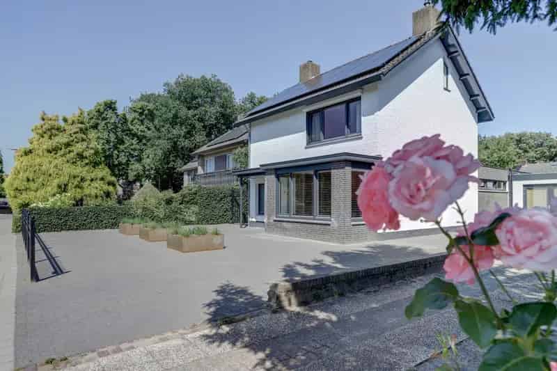 Royale Vrijstaande Woning Bladel 5 slaapkamers Tuin Zonnepanelen