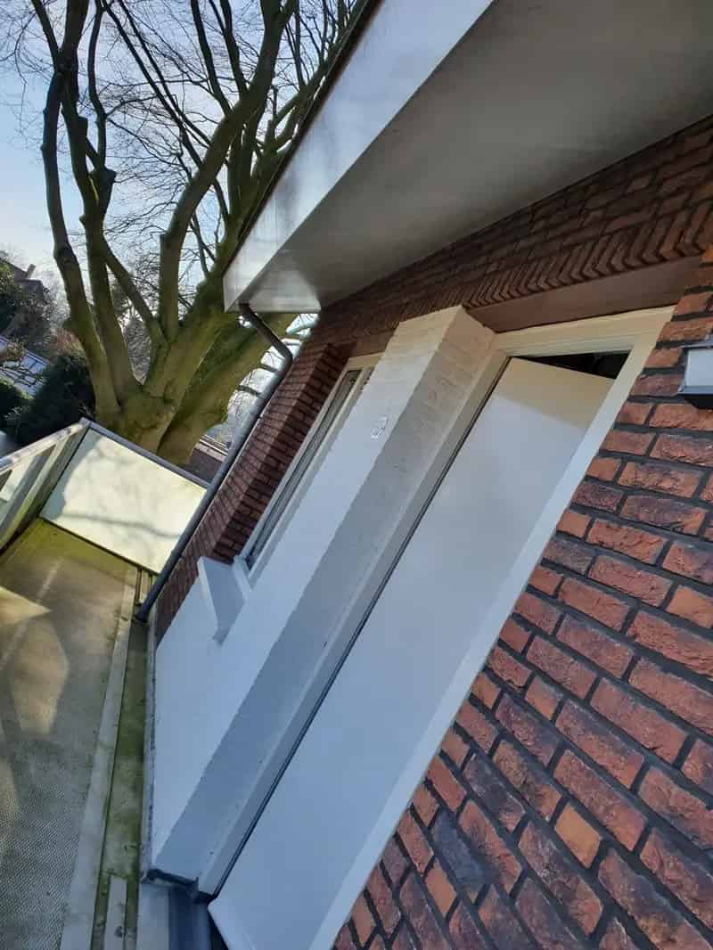 Balkon en zolder met vlizotrap