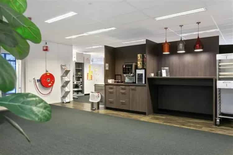 Kantoorruimte Waalwijk A59 455m² te huur