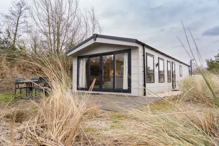 Recreatiechalet nabij Strand en Duinen