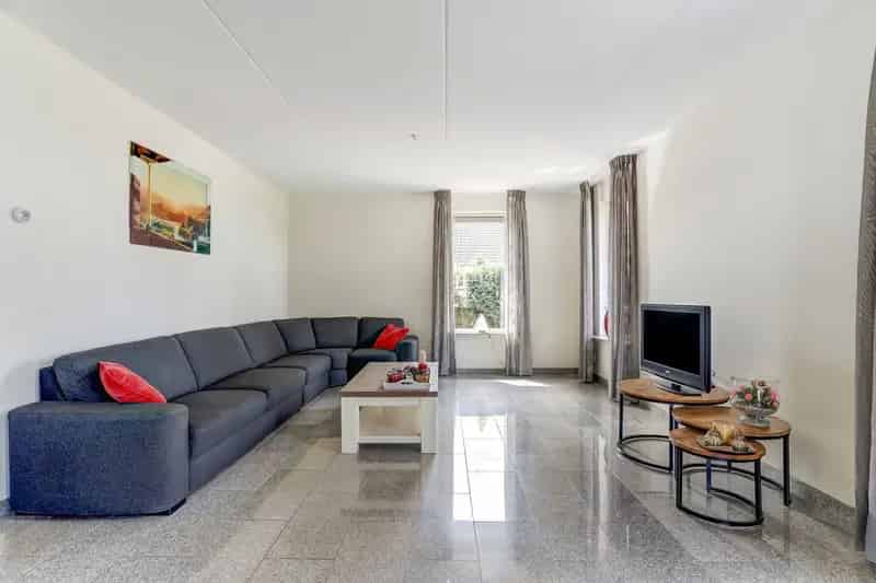 5 Slaapkamers 2 Badkamers Ruime Tuin Garage Emmer Compascuum