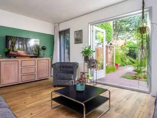 Hoekwoning 5 slaapkamers Rustige omgeving
