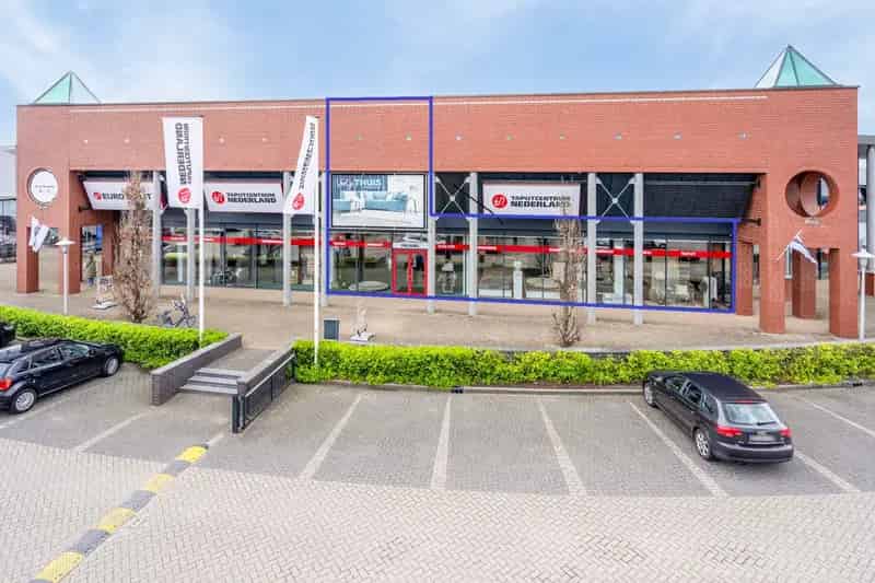 Winkel te huur Venlo Nijmeegseweg 820m2