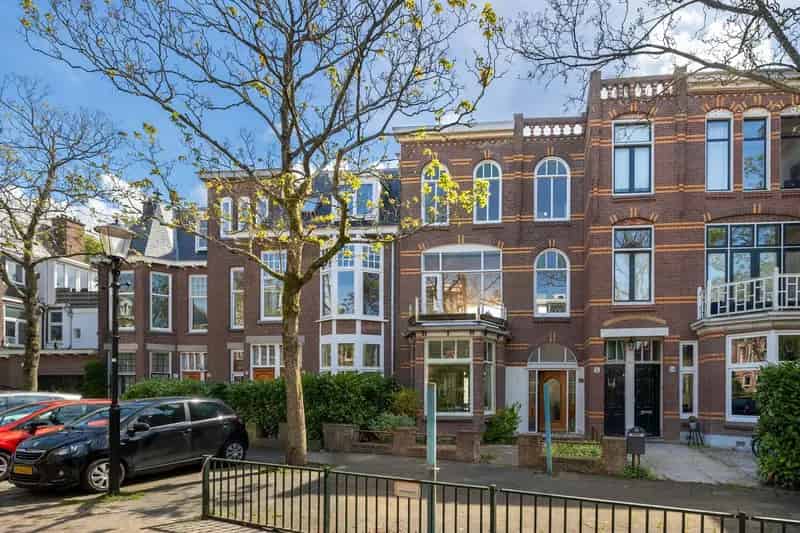 Herenhuis Oud Rijswijk 10 Kamers 2 Badkamers Diepe Tuin