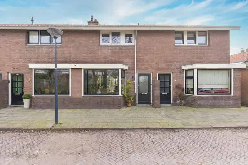Jaren 30 woning Hoorn gerenoveerd 3 slaapkamers tuin