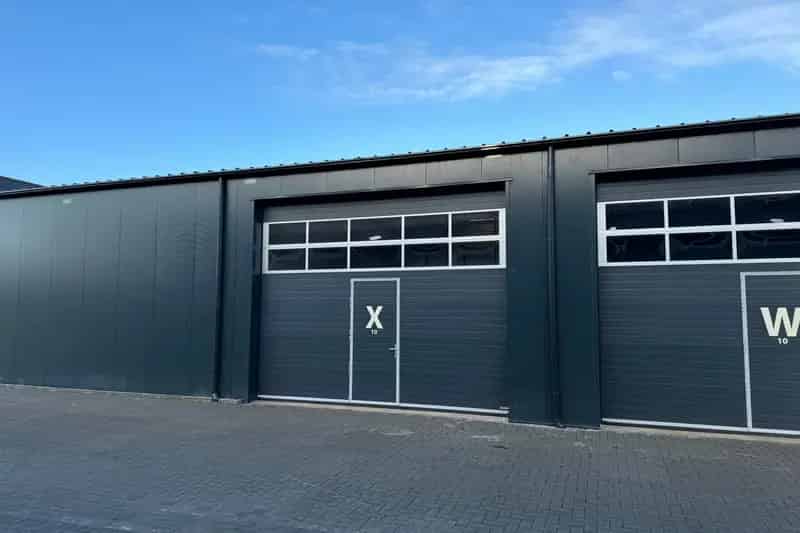 Bedrijfshal te Huur Sneek 79m² + Entresol