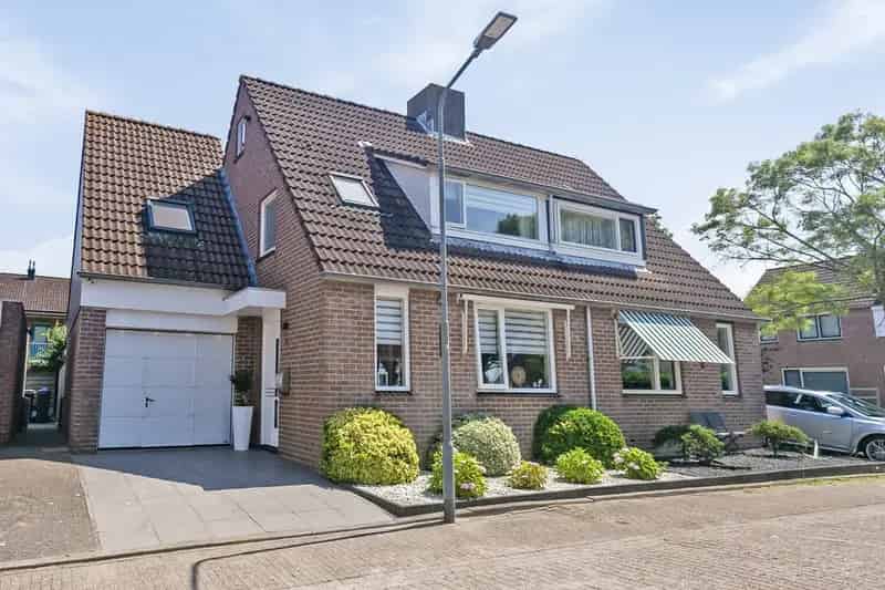 Ruime 2 1 Kapwoning Vrouwenpolder 3 slaapkamers Grote Garage