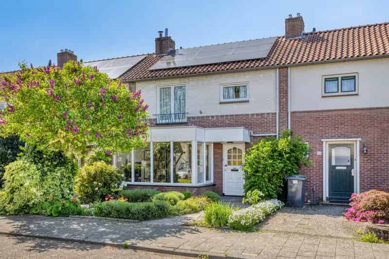 Huis te koop Best Wilhelminadorp 3 slaapkamers moderne keuken