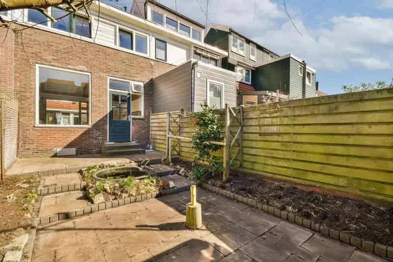 Jaren 20 woning Zaandam: Ruime tuin en schuur