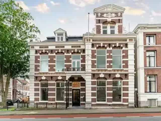 Appartement te koop Den Haag 6 kamers 212m2
