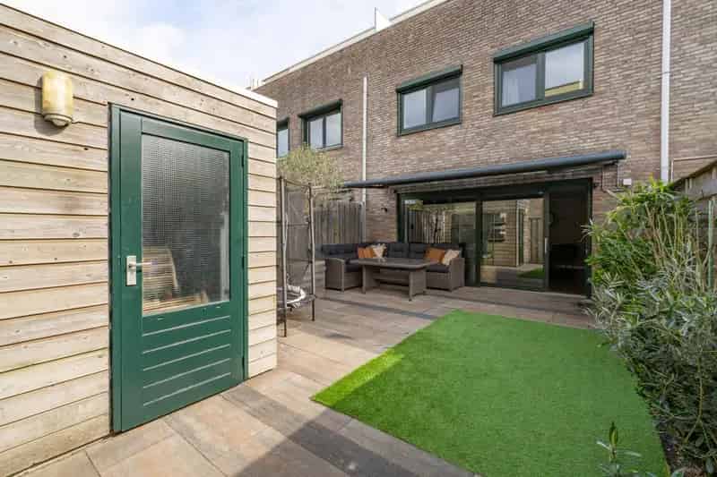 Huis te koop Leiden Stevenshof 4 slaapkamers luxe keuken dakterras