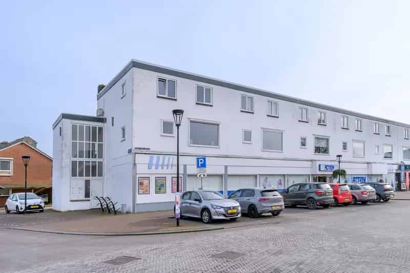 Winkelruimte Eerbeek 600m2 te koop Oranje Nassauplein