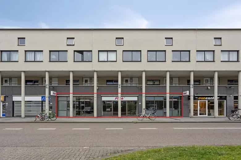 288m2 Winkelruimte te Huur Amsterdam Noord Boven t Y