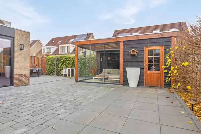 Luxe woning Dirksland 3 slaapkamers moderne keuken tuin