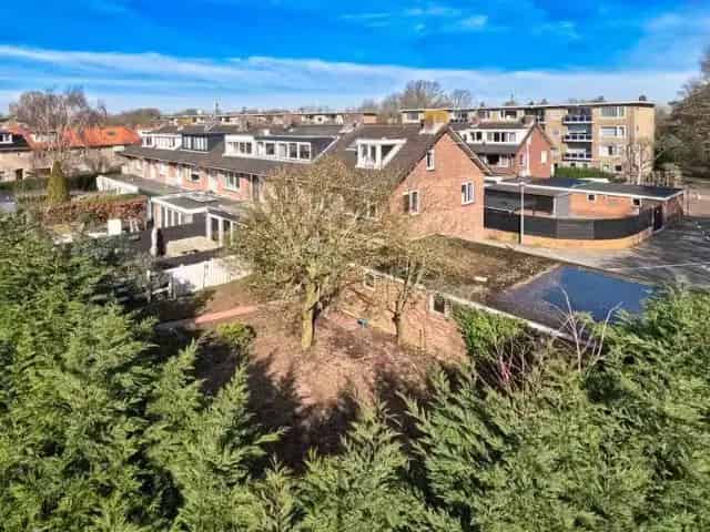 Hoekwoning Badhoevedorp 4 slaapkamers grote tuin garage