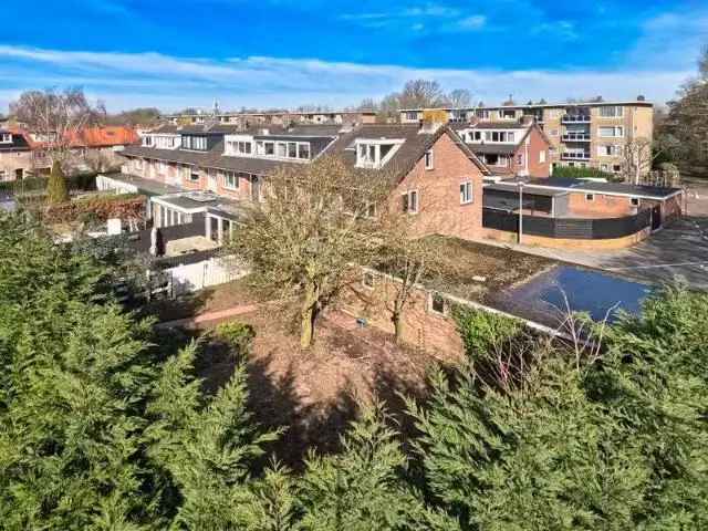 Hoekwoning Badhoevedorp 4 slaapkamers grote tuin garage