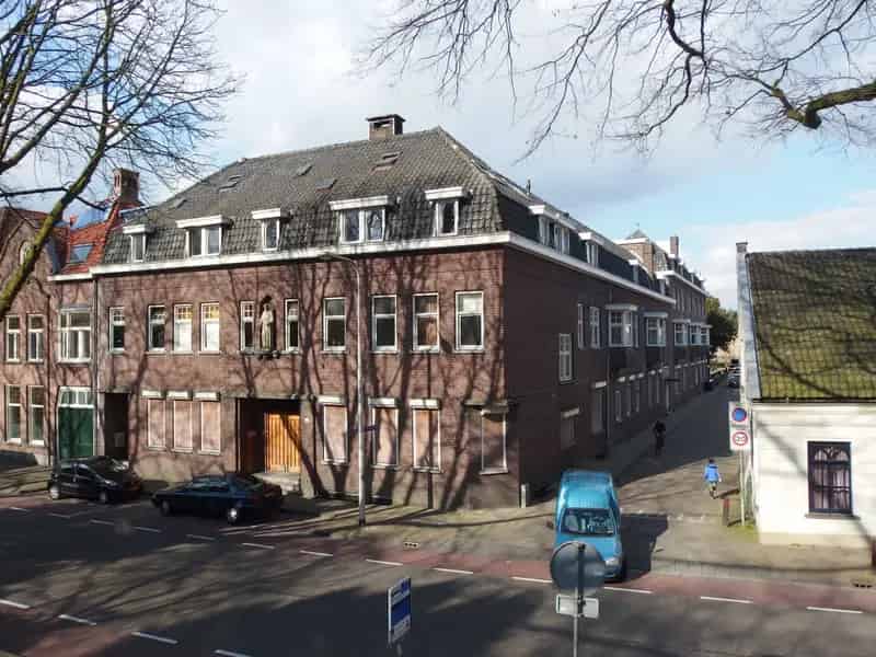 Kamer in historisch klooster Tilburg Wilhelminapark