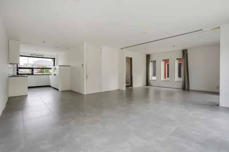 Huis te koop Leidschenveen 6 kamers 199m2 zonnige tuin