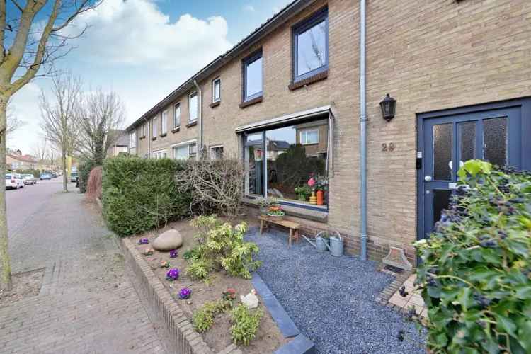 Huis te koop Huizen Witte de Withstraat: Gezinswoning met ruime tuin