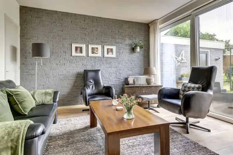 Hoekwoning te Dieren nabij winkelcentrum