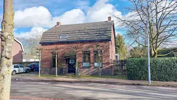 Vrijstaande woning 1928 met moderne aanbouw 735m2