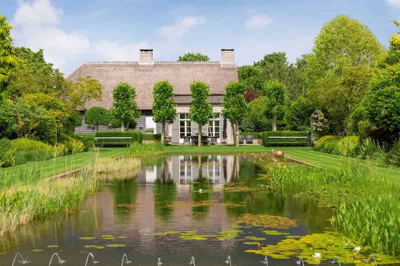 Huis te koop: Bovenstraat 63 4741 TP Hoeven | Funda