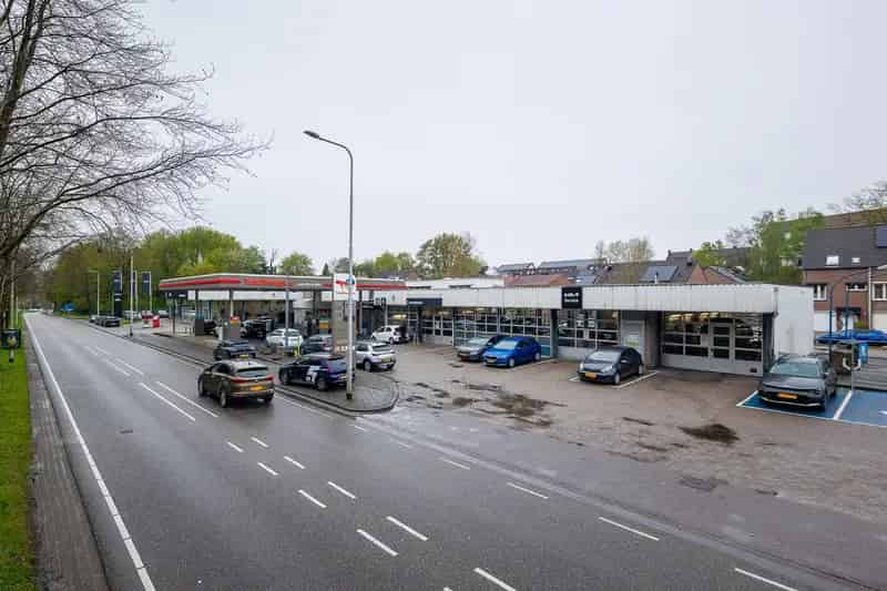Bedrijfshal te Koop Kerkrade Showroom Werkplaats Tankstation