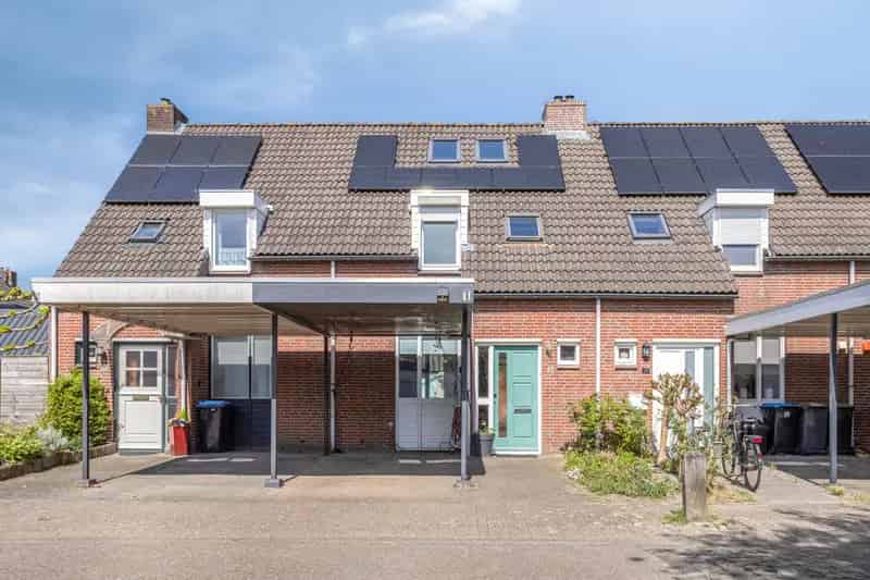 Instapklare Tussenwoning Terheijden Ruime Tuin Moderne Keuken