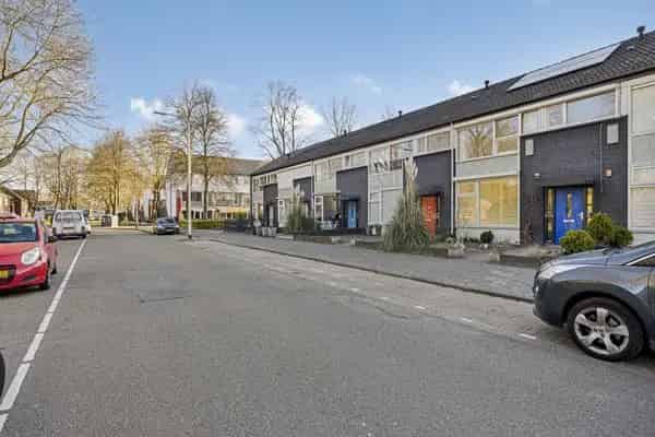 Instapklare woning Tilburg 3 slaapkamers moderne badkamer zonnepanelen