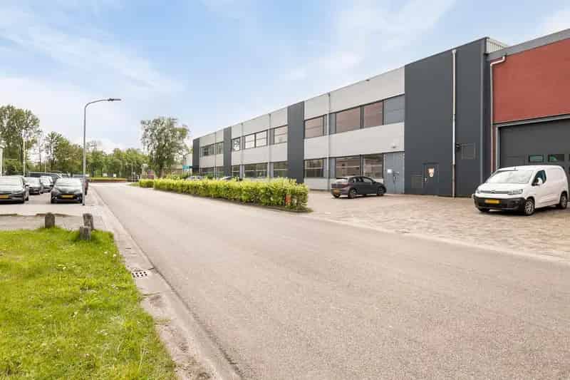 Bedrijfshal Assen te huur 510m² kantoor 150m²
