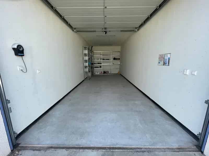 Garageboxen te Koop Cruquius 29m2 Opslag Bedrijfsruimte