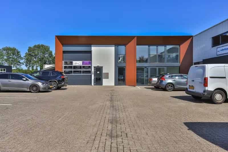Belegging Groningen Bedrijfsgebouw met Bedrijfswoningen