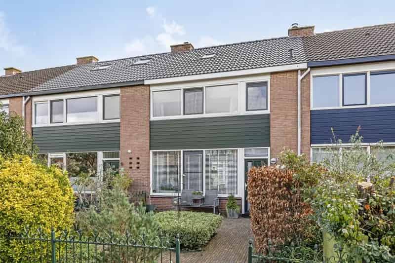 Tussenwoning Maarssen 4 slaapkamers moderne keuken zonnige tuin