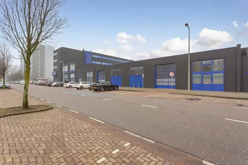 Bedrijfshal Amsterdam Sloterdijk te huur 3049m²