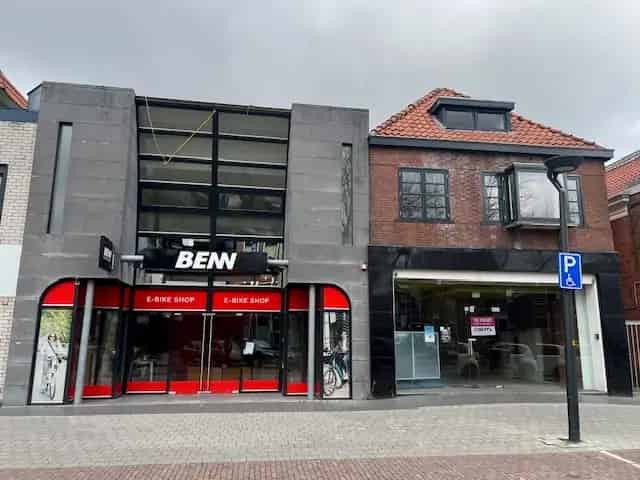 Belegging Drachten: Winkelruimte 915m² met Appartementen