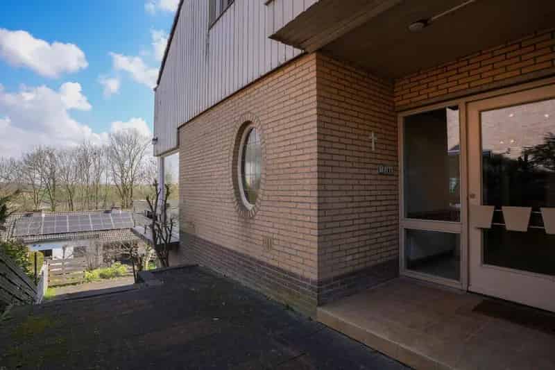 Ruime woning Gulpen 6 slaapkamers 2 badkamers Grote tuin