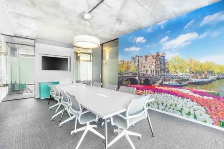 Coworking Ruimte: Moderne Bureaus met Gemeenschappelijke Ruimte