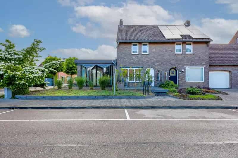 2-onder-1-kapwoning met aanleunwoning te Buchten